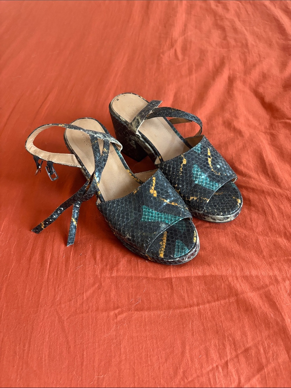 Urban Outfitters Snakeprint chunks
